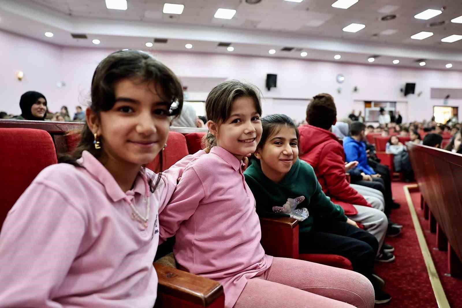 Dünya Çocuk Hakları Günü’nde Bağcılar’da Çocuk Şura’sı düzenlendi
