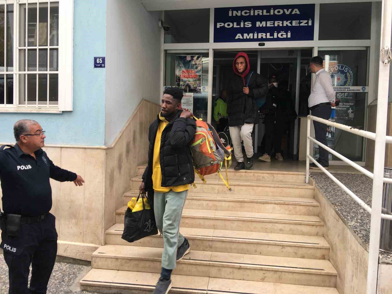 İncirliova’da 32 düzensiz göçmen yakalandı
