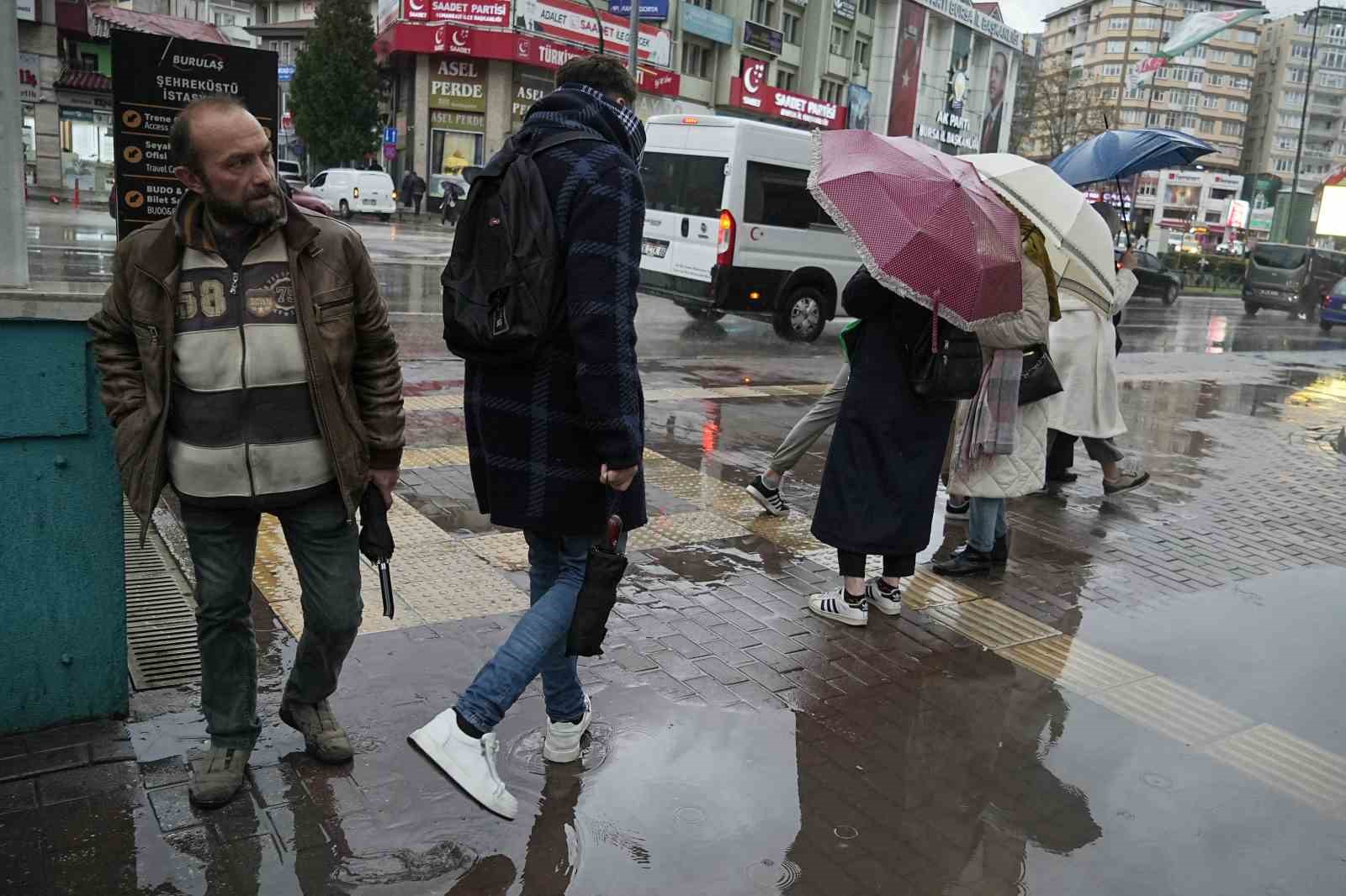 Lodos yerini yağmura bıraktı
