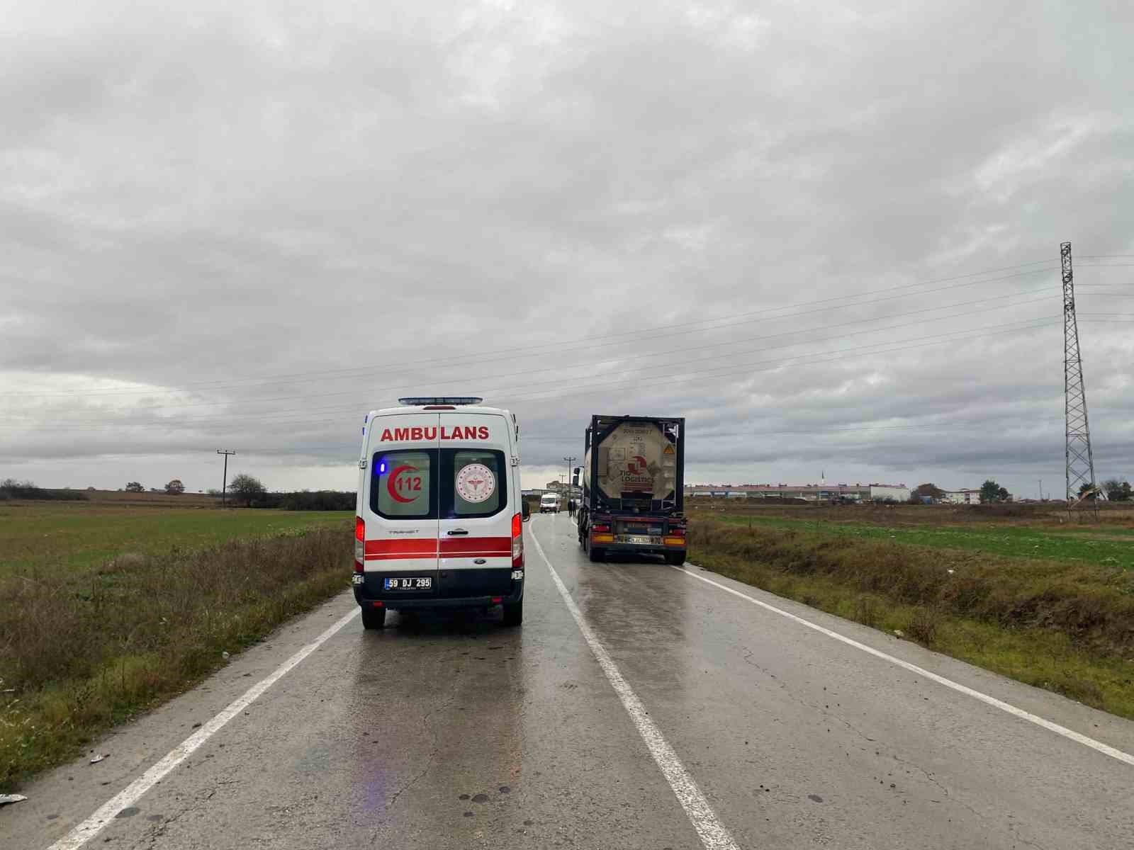 Kapaklı’da otomobil ile tır çarpıştı: 1 yaralı
