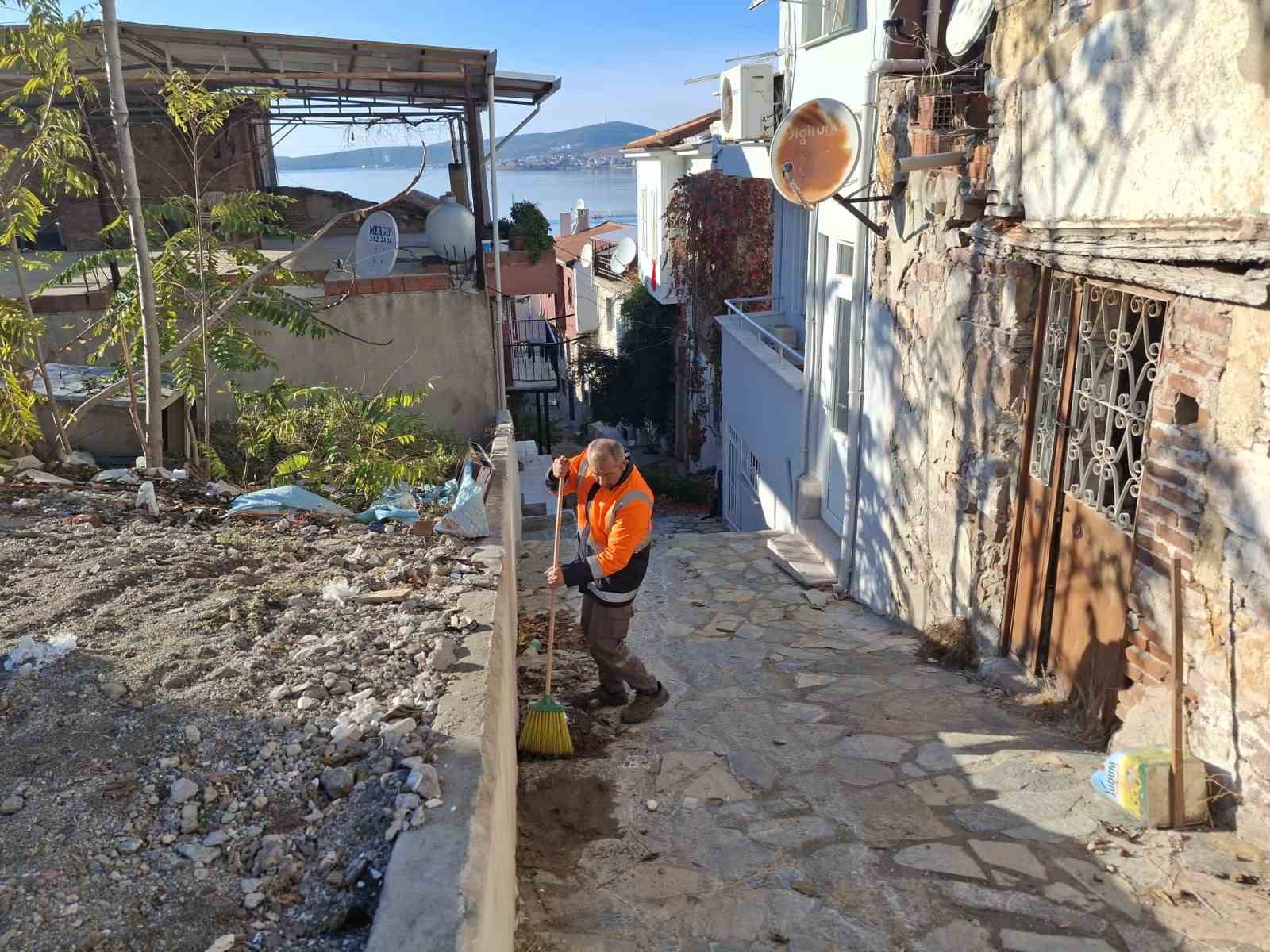 Ayvalık’ta tarihi kent sokaklarına dip bucak temizlik