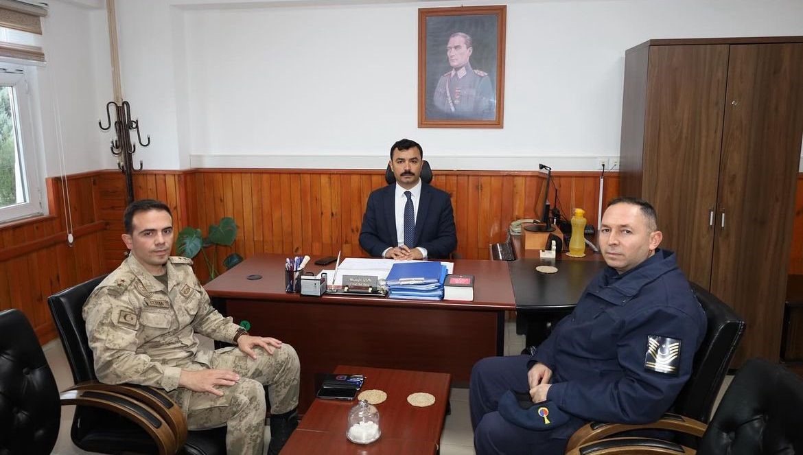 Kaymakam Soysal&rsquo;dan G&ouml;&ccedil;eri Jandarma Karakoluna ziyaret
