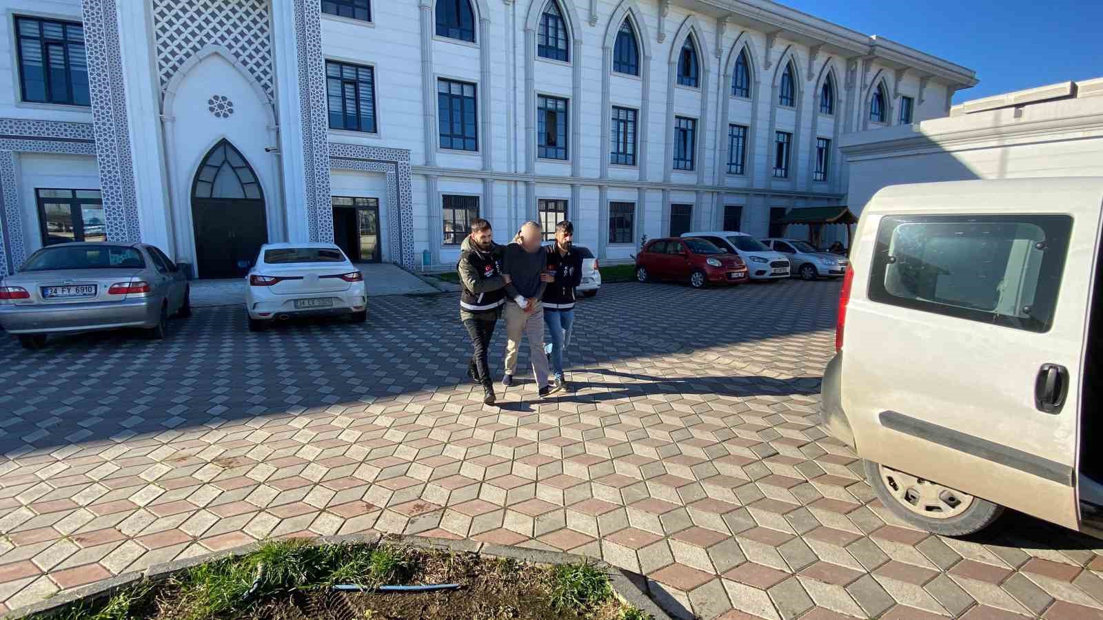 Annesine k&uuml;f&uuml;r ettiğini iddia ettiği arkadaşını tabancayla yaralayan sanığa 10 yıl hapis
