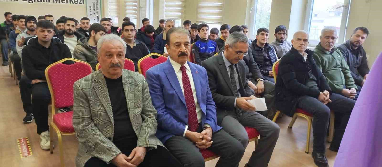 Psiko-sosyal destek &ccedil;alışmalarına katılan &ccedil;ıraklara sertifika verildi
