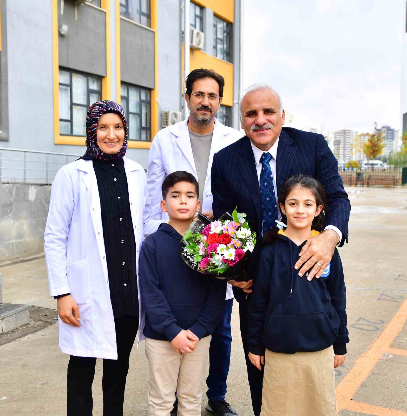 Vali Zorluğlu, öğrencilerle bir araya geldi