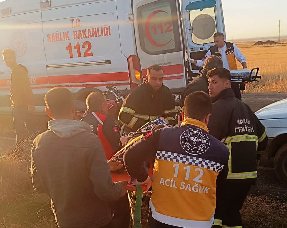 Kontrolden çıkan hafif ticari araç mısır tarlasına yuvarlandı: 5 yaralı
