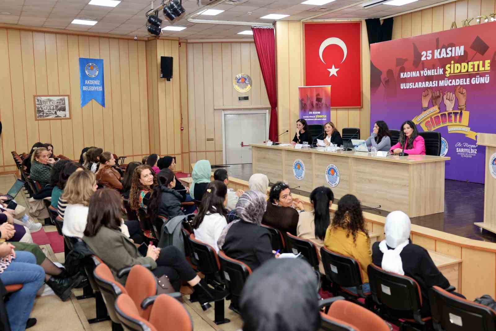 Mersin’de ’Sözümüz bitmedi, şiddeti durduracağız’ paneli
