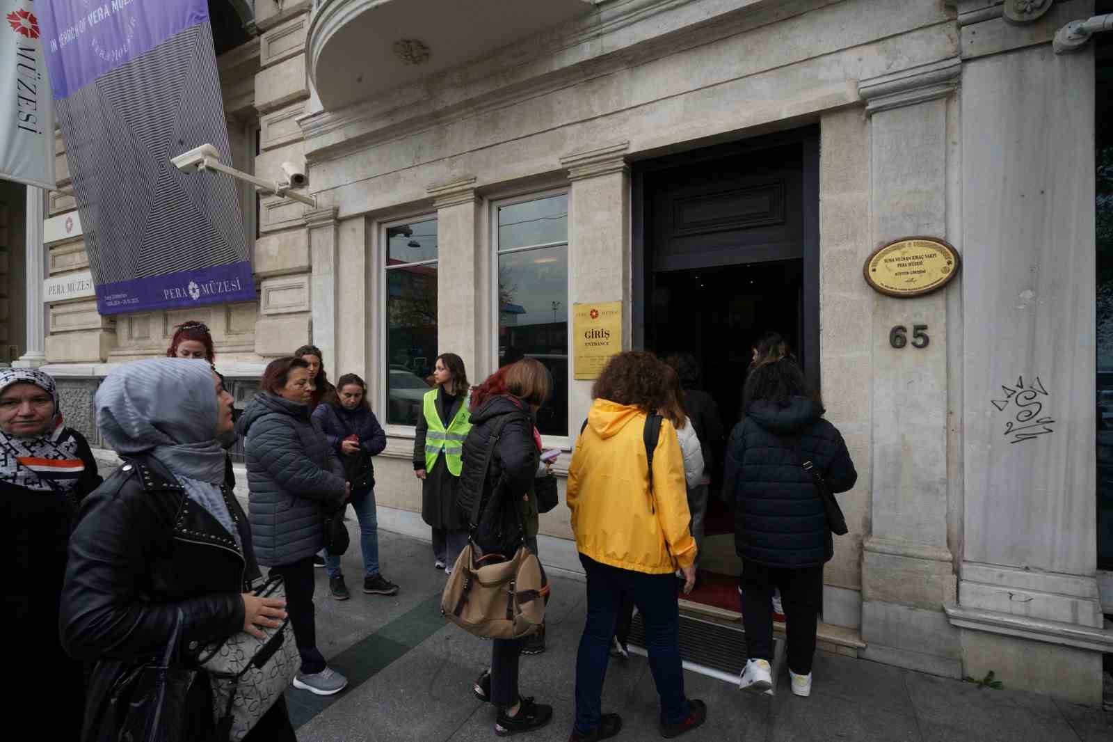 “Rotamız sanat” turuyla Beylikdüzü’nden Taksim’e kültür yolculuğu
