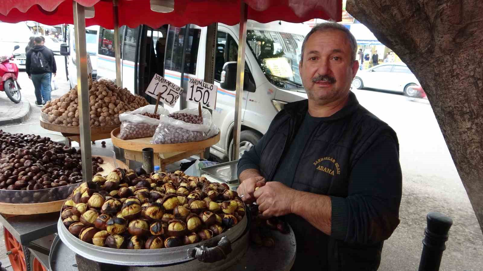 Kışın vazgeçilmez sokak tatlarından kestane kebap tezgahları kuruldu
