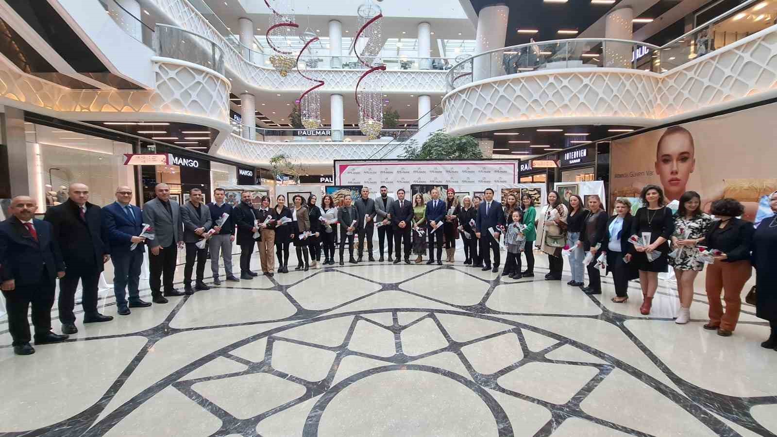 &Ouml;ğretmenler &ccedil;izdi, Ayb&uuml;ke &ouml;ğretmenin anısına sergi a&ccedil;ıldı
