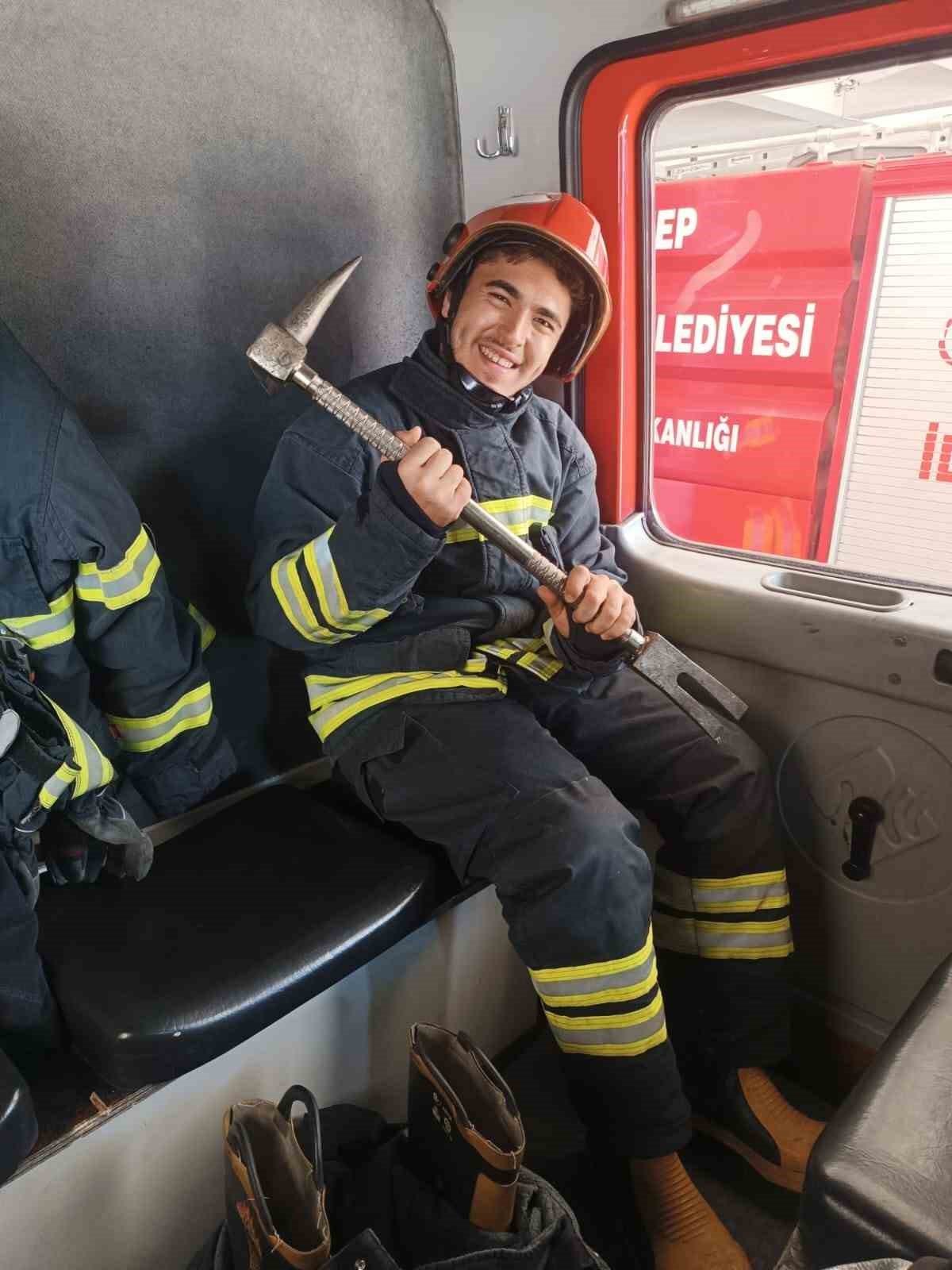 Engelli gencin itfaiye eri olma hayali ger&ccedil;ek oldu
