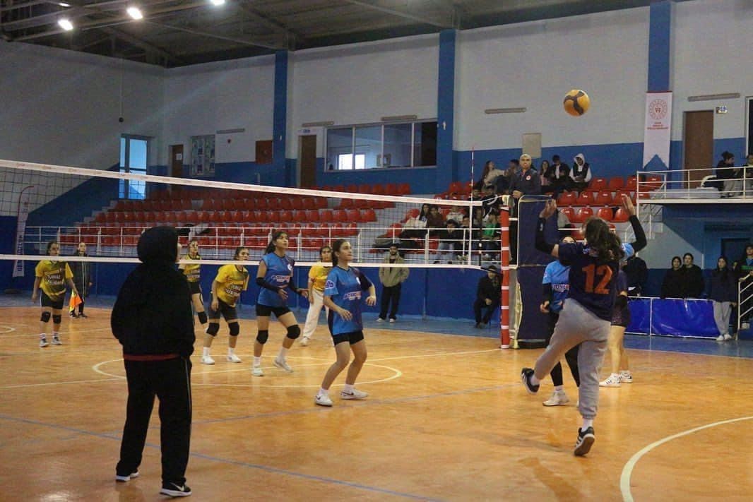 Batman&rsquo;da spor m&uuml;sabakaları başladı
