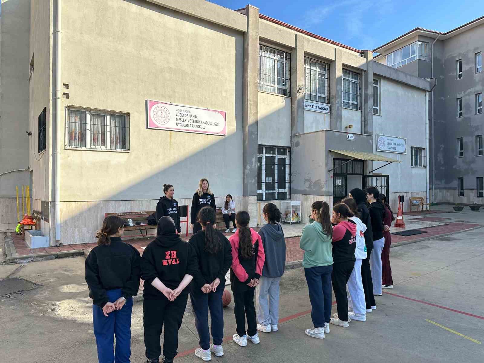 Turgutlu Belediyespor&rsquo;dan sosyal sorumluluk projesi
