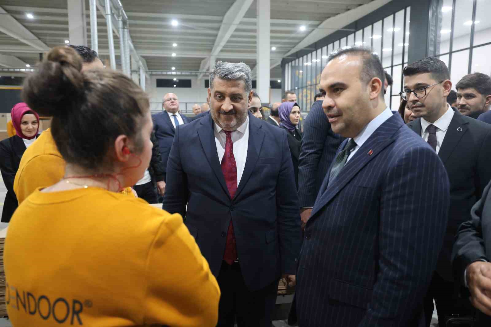 Bakan Kacır, Diyarbakır&rsquo;da al&uuml;minyum fabrikasını a&ccedil;ılışına katıldı
