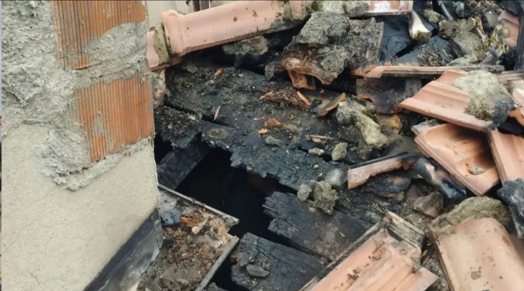 Emet&rsquo;te baca yangını korkuttu
