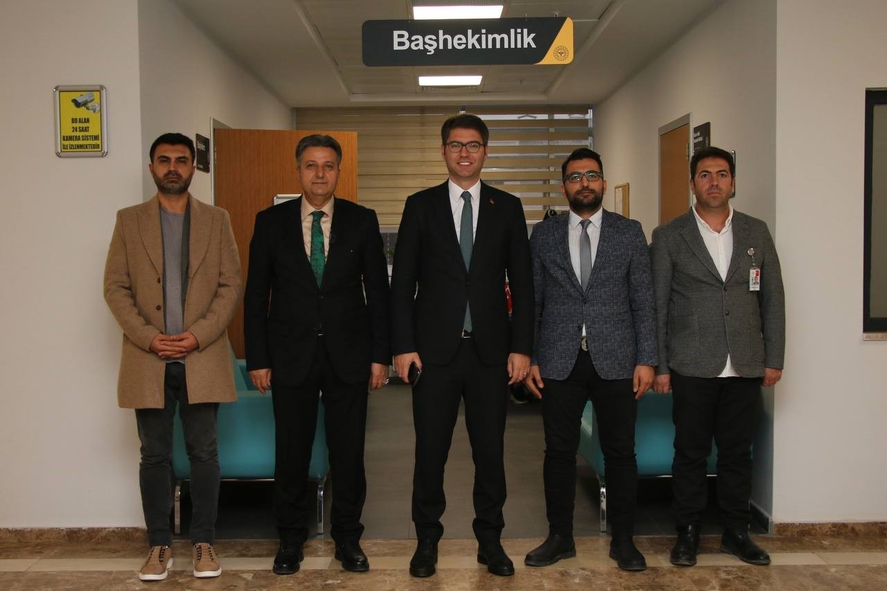 Erciş Kaymakamı Karaloğlu &rsquo;D&uuml;nya Diş Hekimleri G&uuml;n&uuml;&rsquo;n&uuml; kutladı
