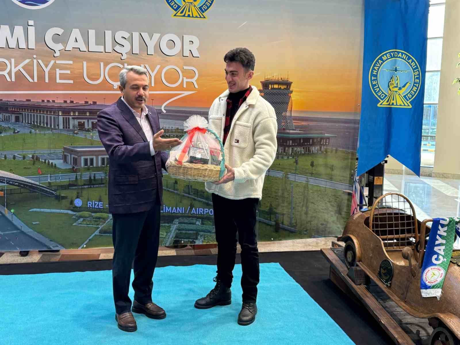 Rize-Artvin Havalimanı’nda 1 milyonuncu yolcuya süpriz
