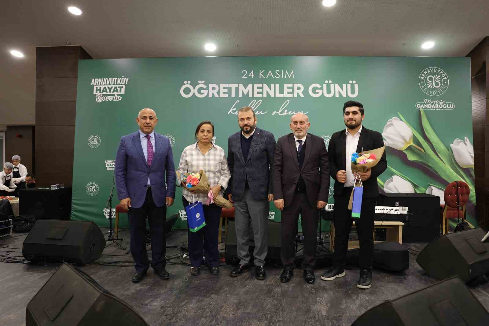 Arnavutköy’de Öğretmenler Günü’ne özel anlamlı program
