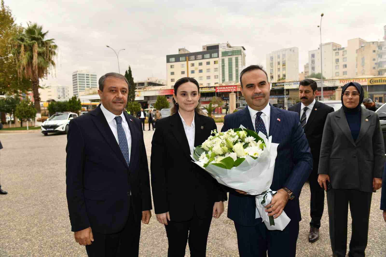 Bakan Kacır’dan Şanlıurfa Valiliğine ziyaret
