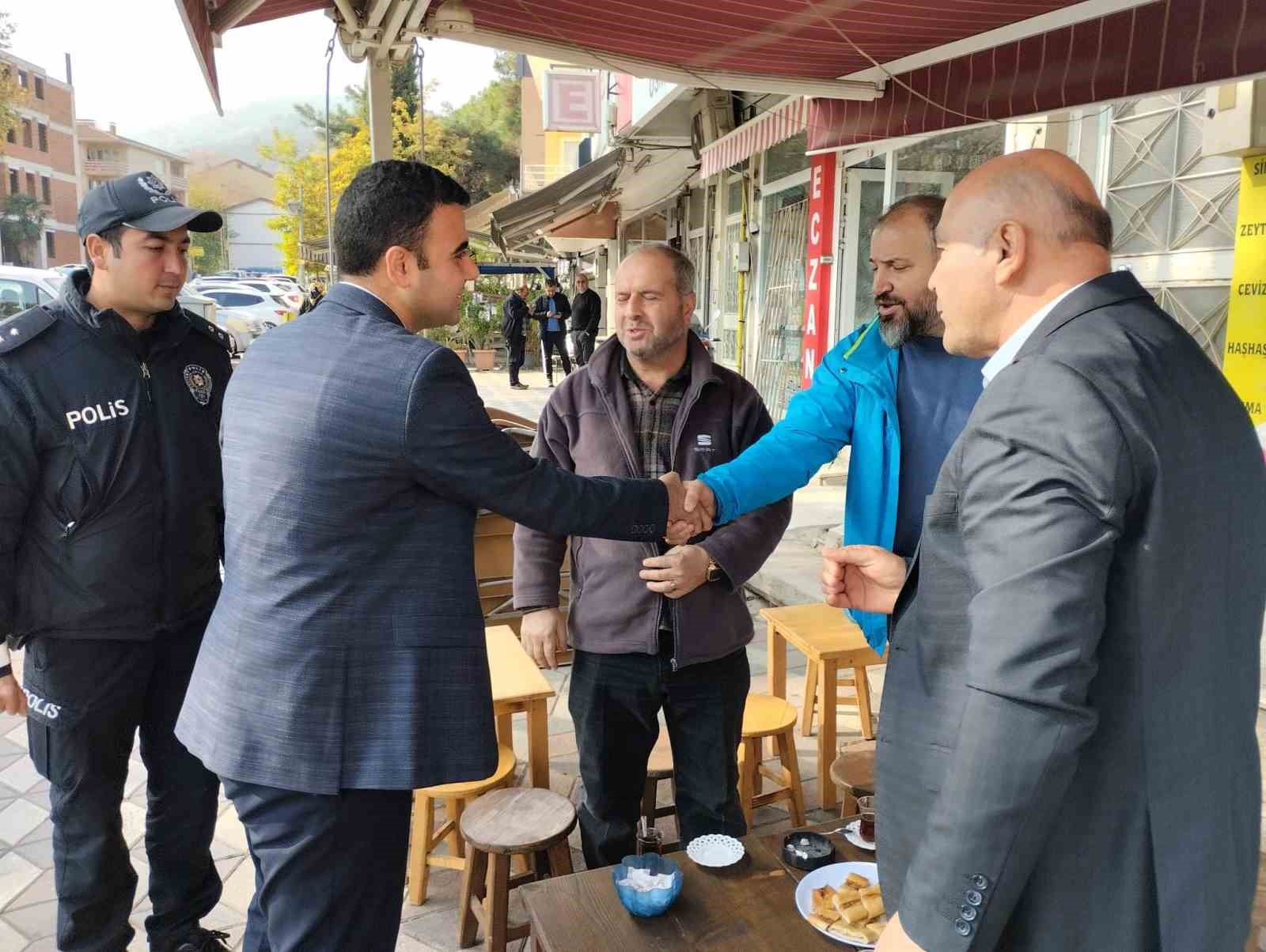 Yeni kaymakam ayağının tozuyla il&ccedil;e esnafını gezdi
