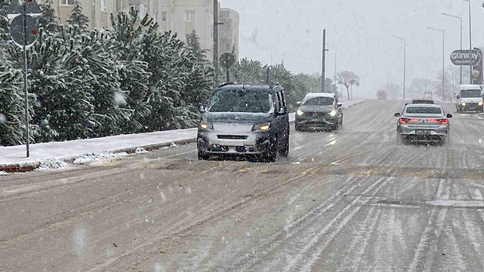 Kocaeli beyaza b&uuml;r&uuml;nd&uuml;
