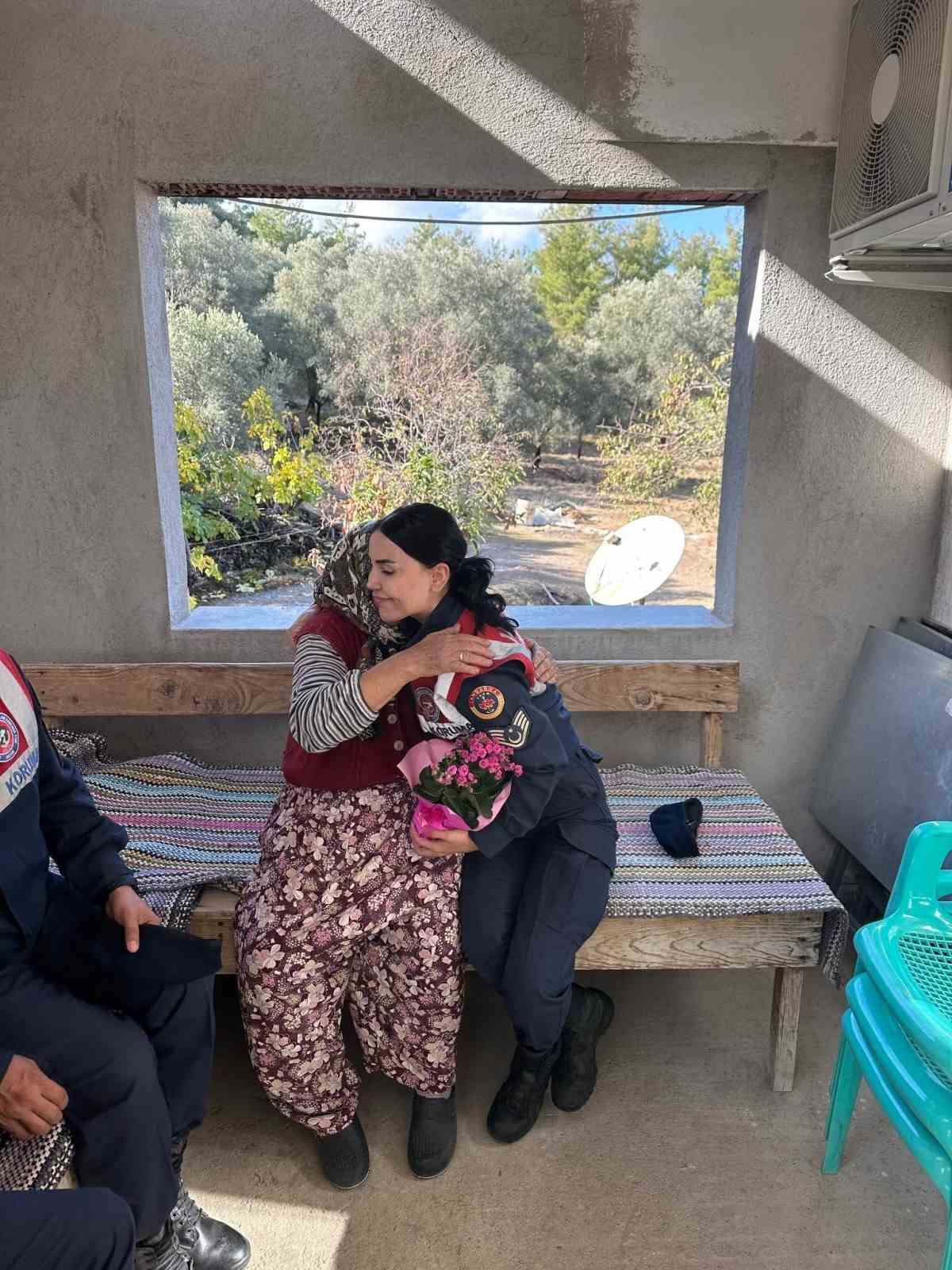 Aydın jandarması şehit öğretmen Sarısaç’ı unutmadı