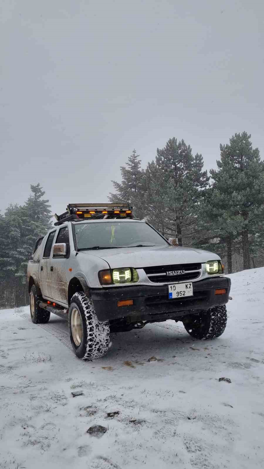 Kazdağları’na mevsimin ilk karı yağdı