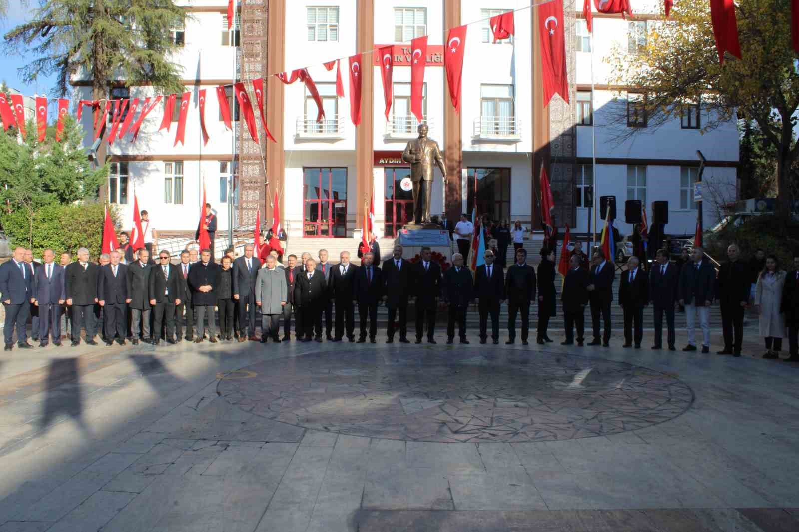 Aydın’da Öğretmenler Günü kutlandı