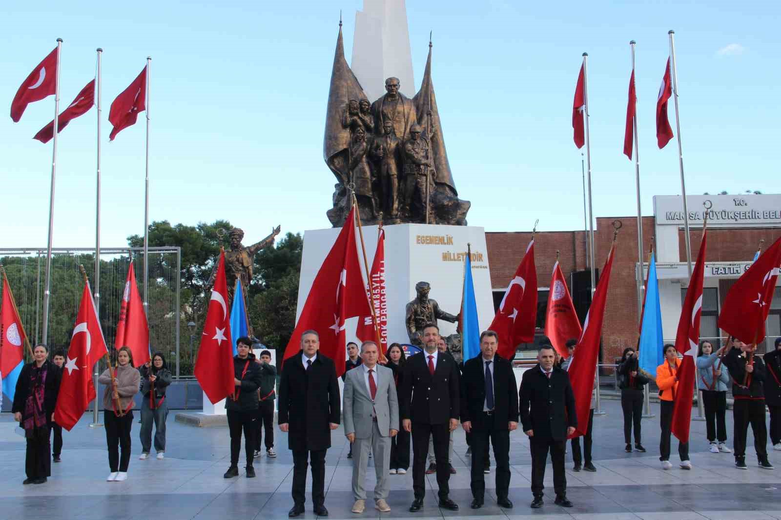 Manisa’da 24 Kasım Öğretmenler Günü kutlandı