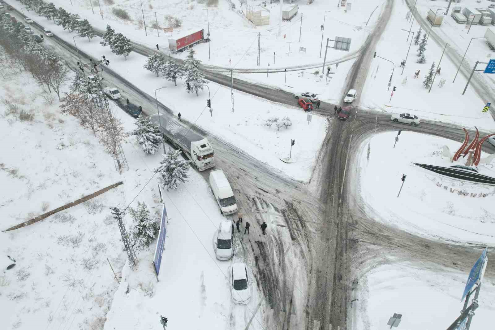 Nevşehir -Aksaray karayolu ulaşıma kapandı
