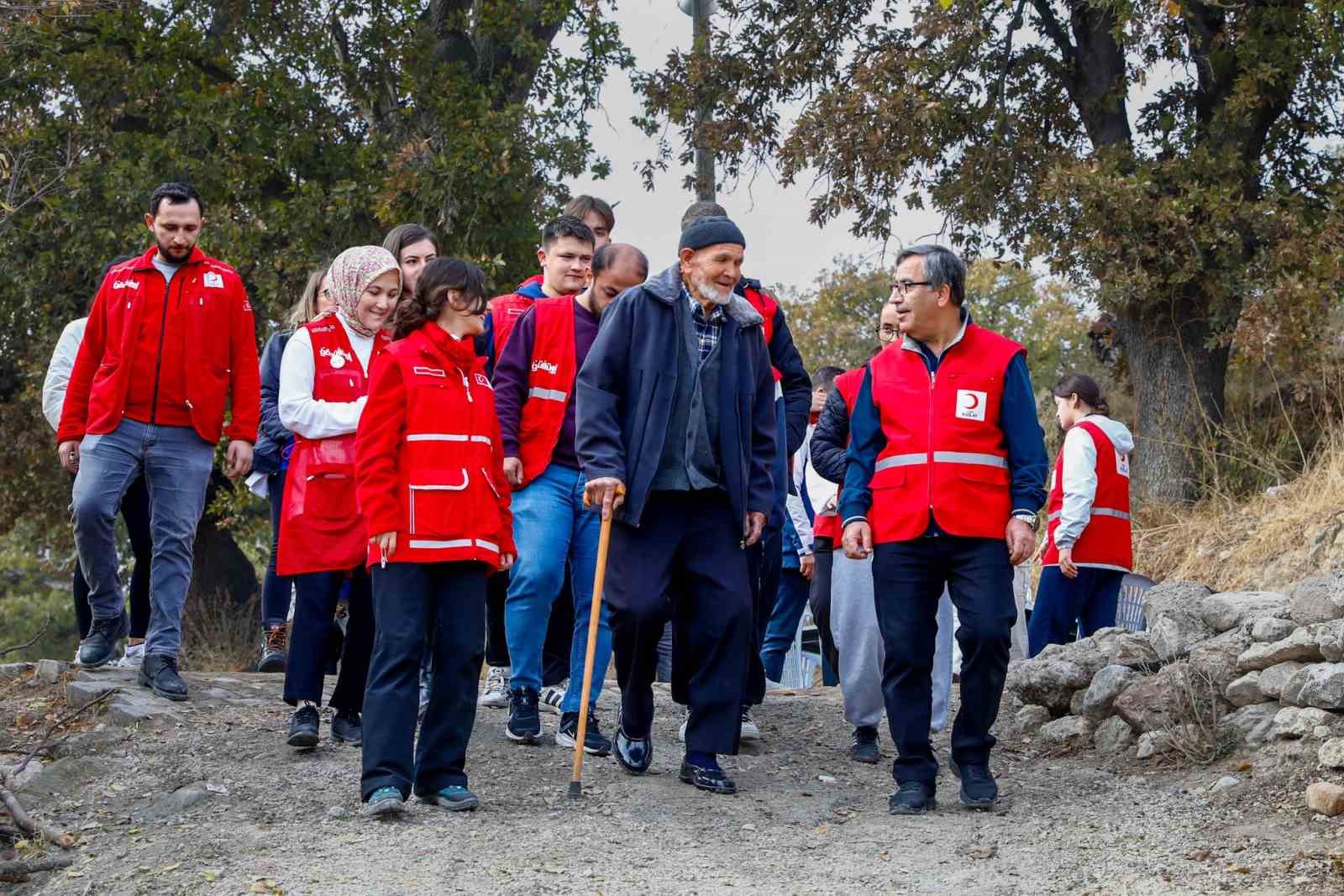 Türk Kızılay’dan 82 yaşındaki ihtiyaç sahibine şefkat eli