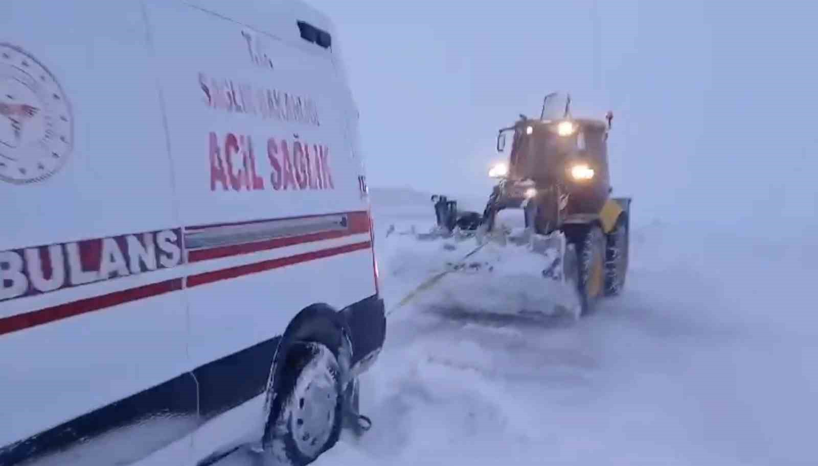 Kırıkkale’de karla mücadele: Köy yolları yeniden ulaşıma açılıyor
