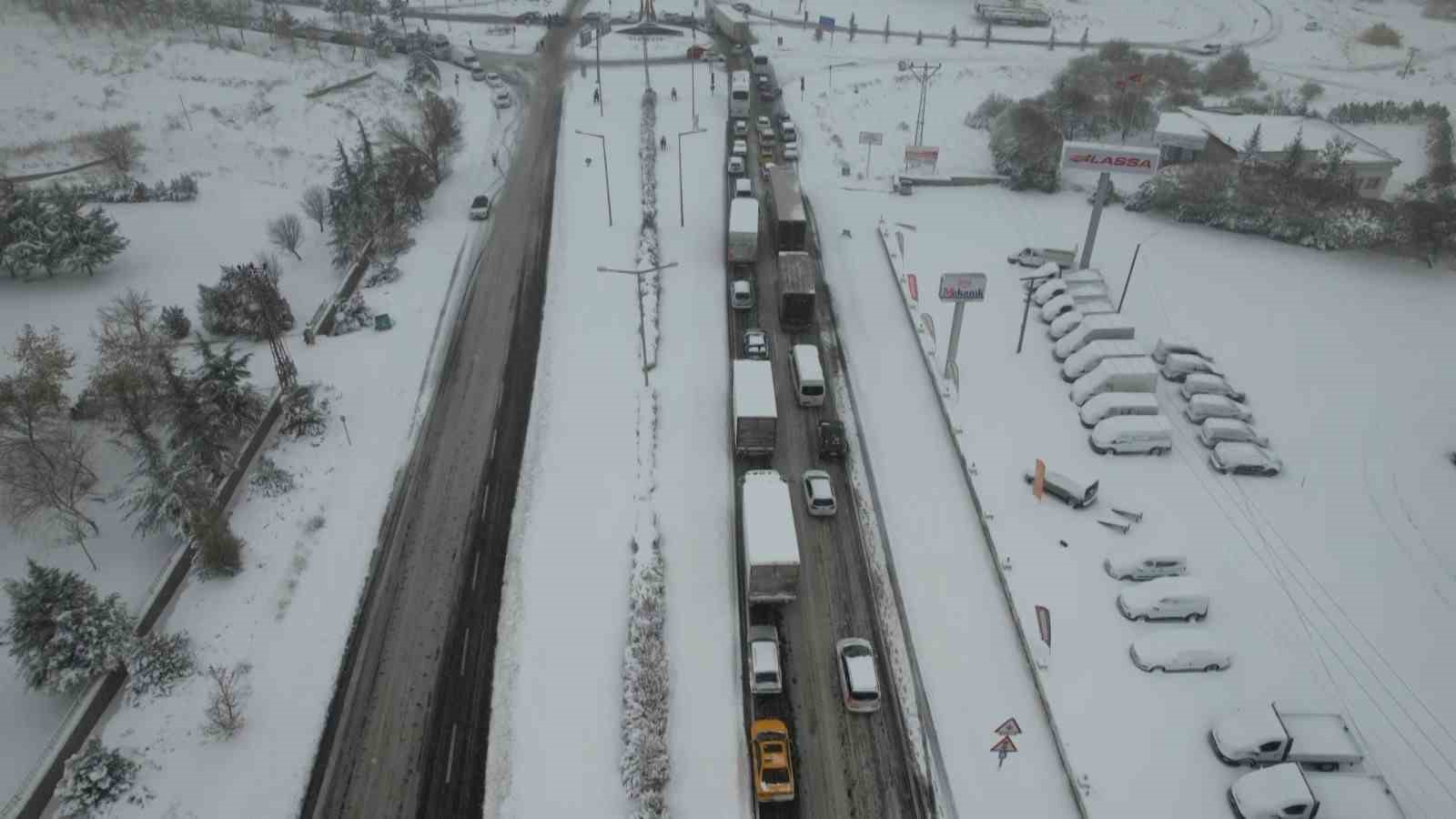 Nevşehir -Aksaray karayolu ulaşıma açıldı, Niğde karayolu kapandı
