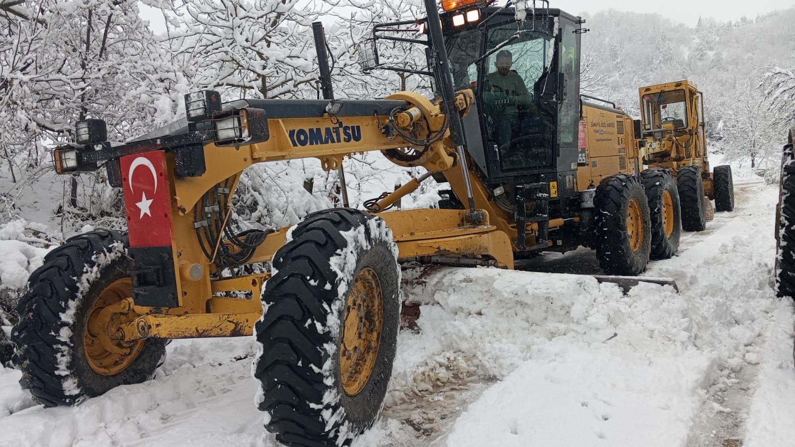 Sinop’ta 81 köy yolu kar yağışı nedeniyle ulaşıma kapandı