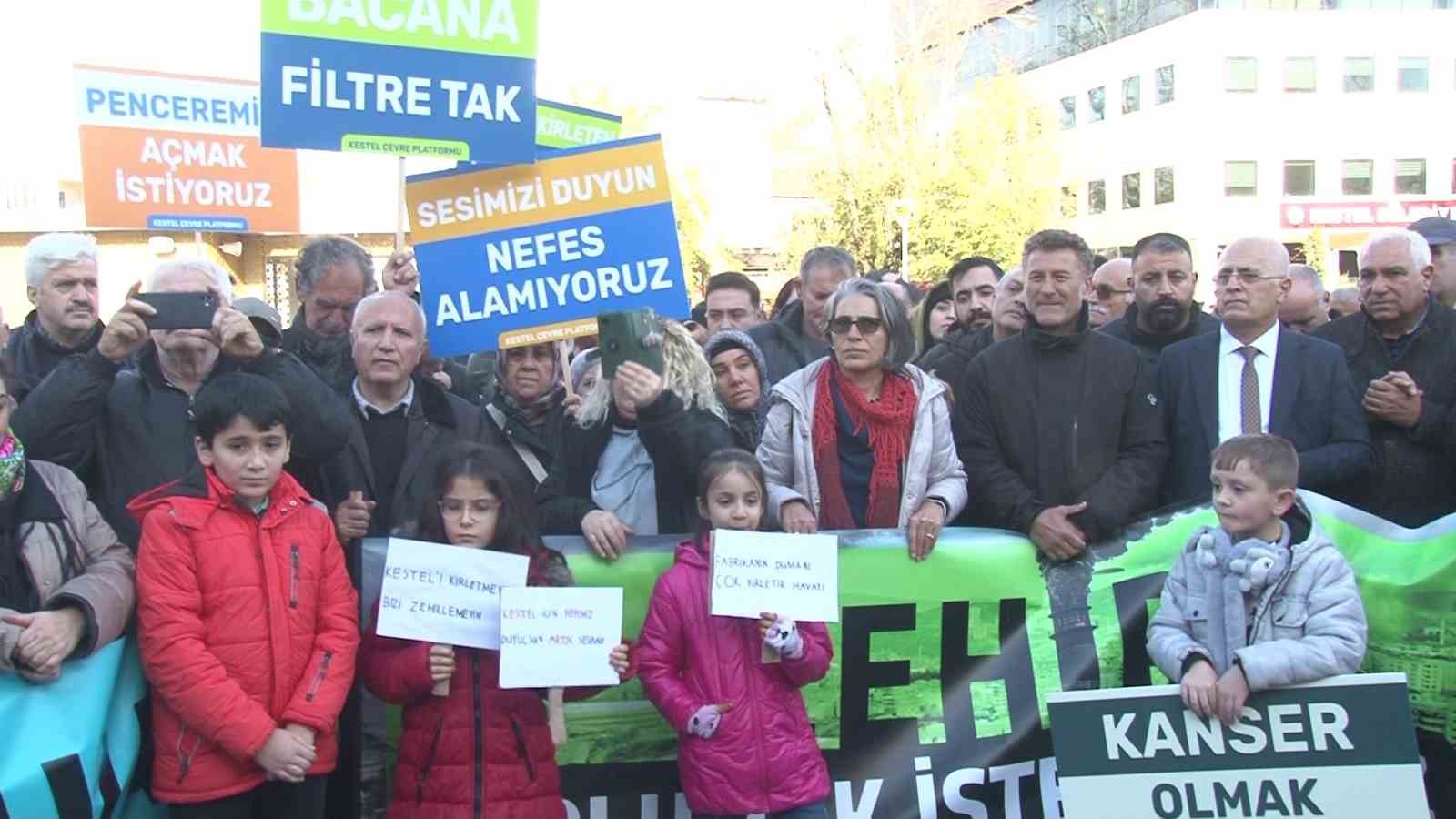 Koca bir ilçe ayaklandı, “Kirli havada solumak istemiyoruz”
