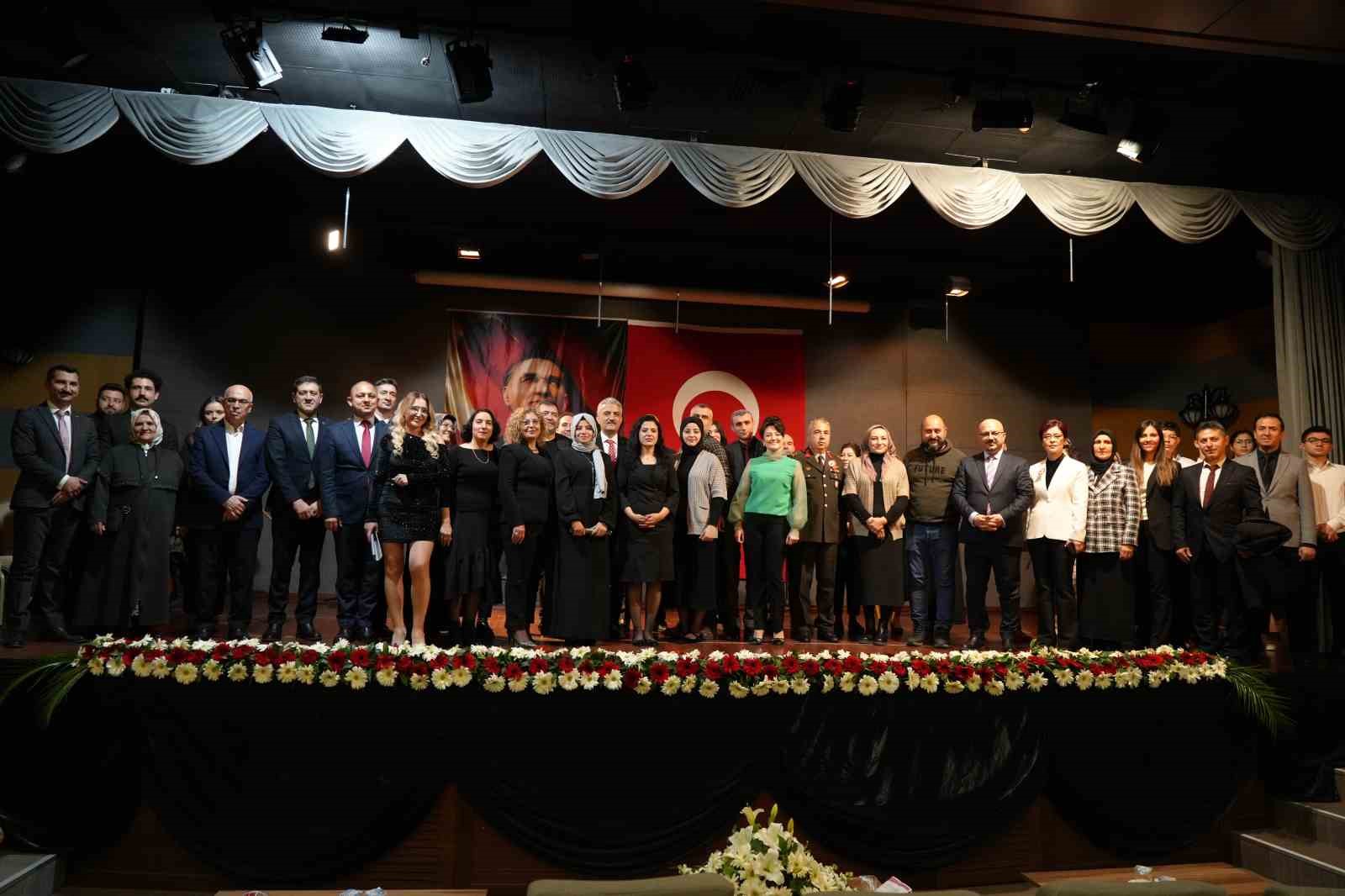 Kırıkkale Valisi Makas: "&Ouml;ğretmenler toplumun geleceğini inşa ediyor"
