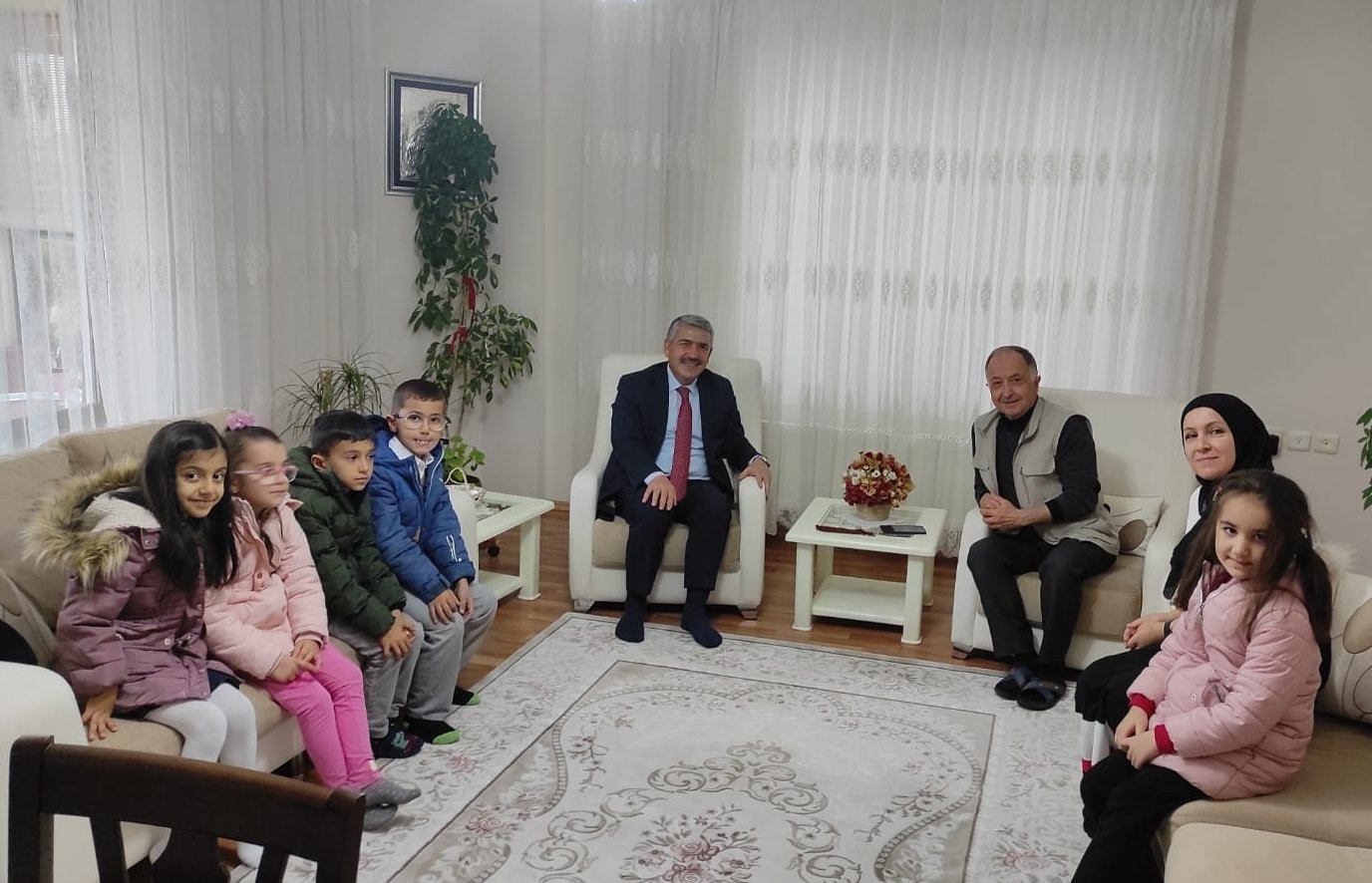 Emekli &ouml;ğretmenler unutulmadı
