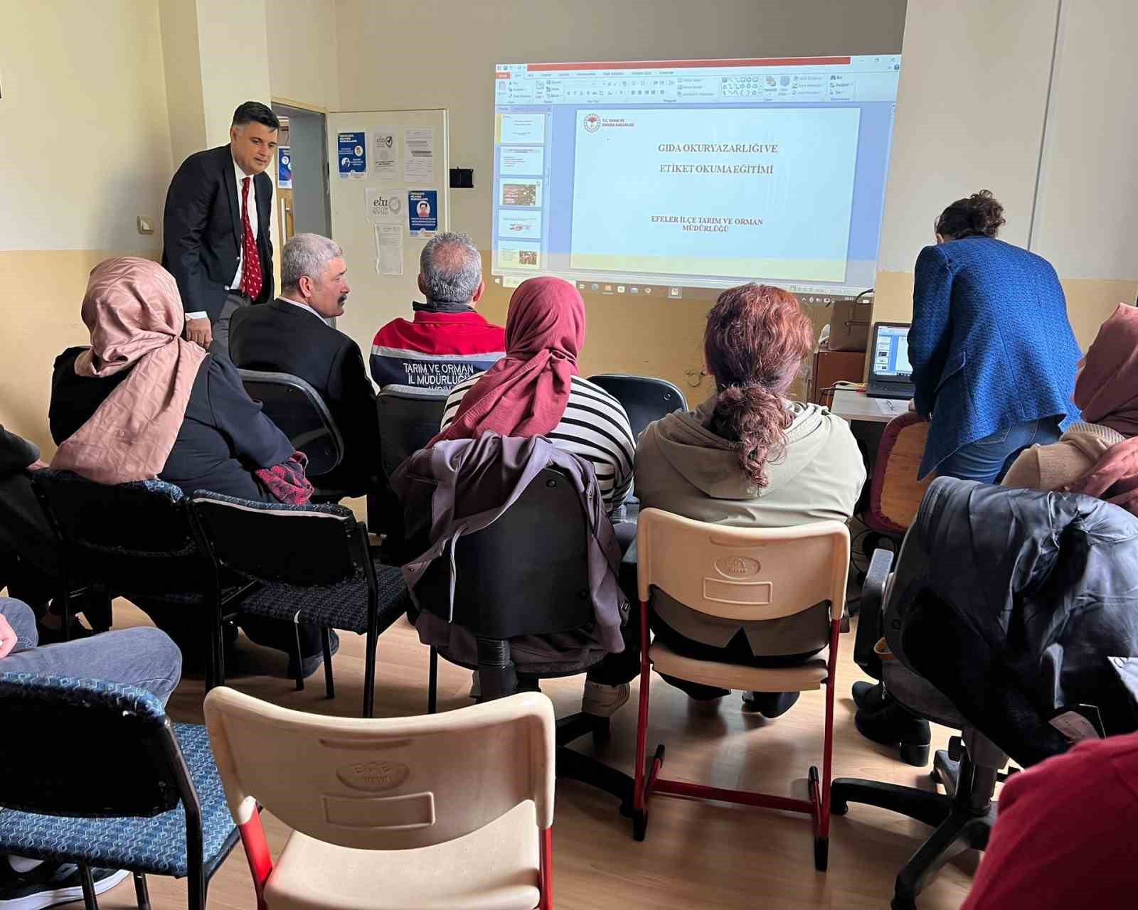 Efeler’de öğrencilere gıda okur yazarlığı eğitimi verildi
