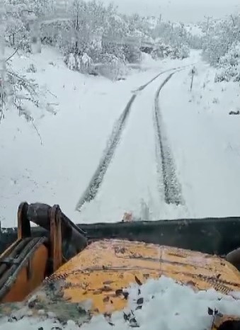 Tunceli’de bin 446 kilometrelik yolda karla mücadele
