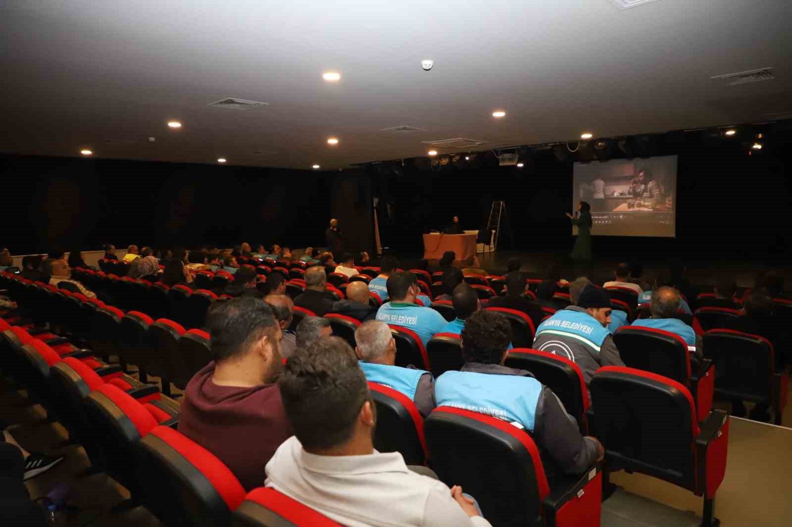 Alanya Belediyesi personeline iş sağlığı ve kadına şiddete yönelik seminer