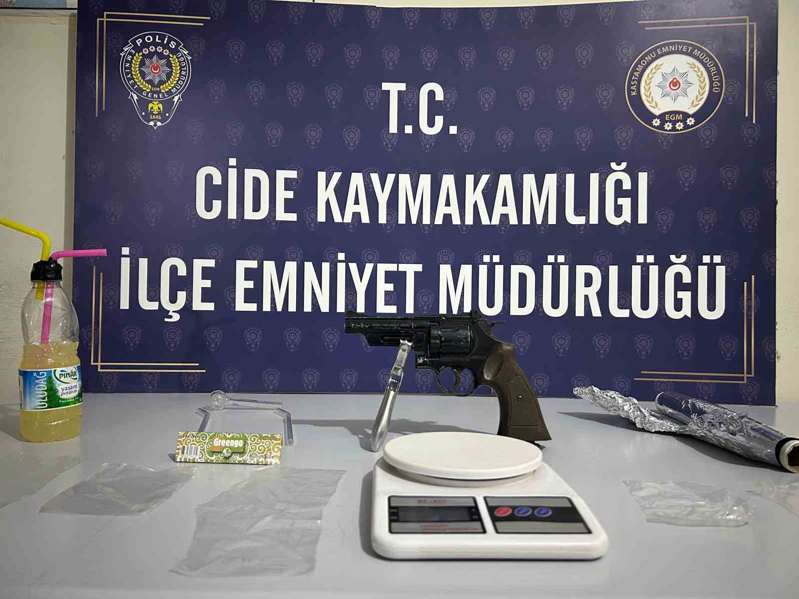 Cide’de uyuşturucuyla yakalanan şahıs tutuklandı