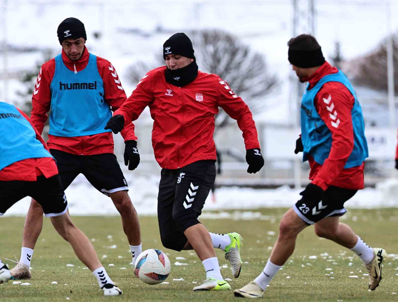 Sivasspor, Antalyaspor maçı hazırlıklarına başladı
