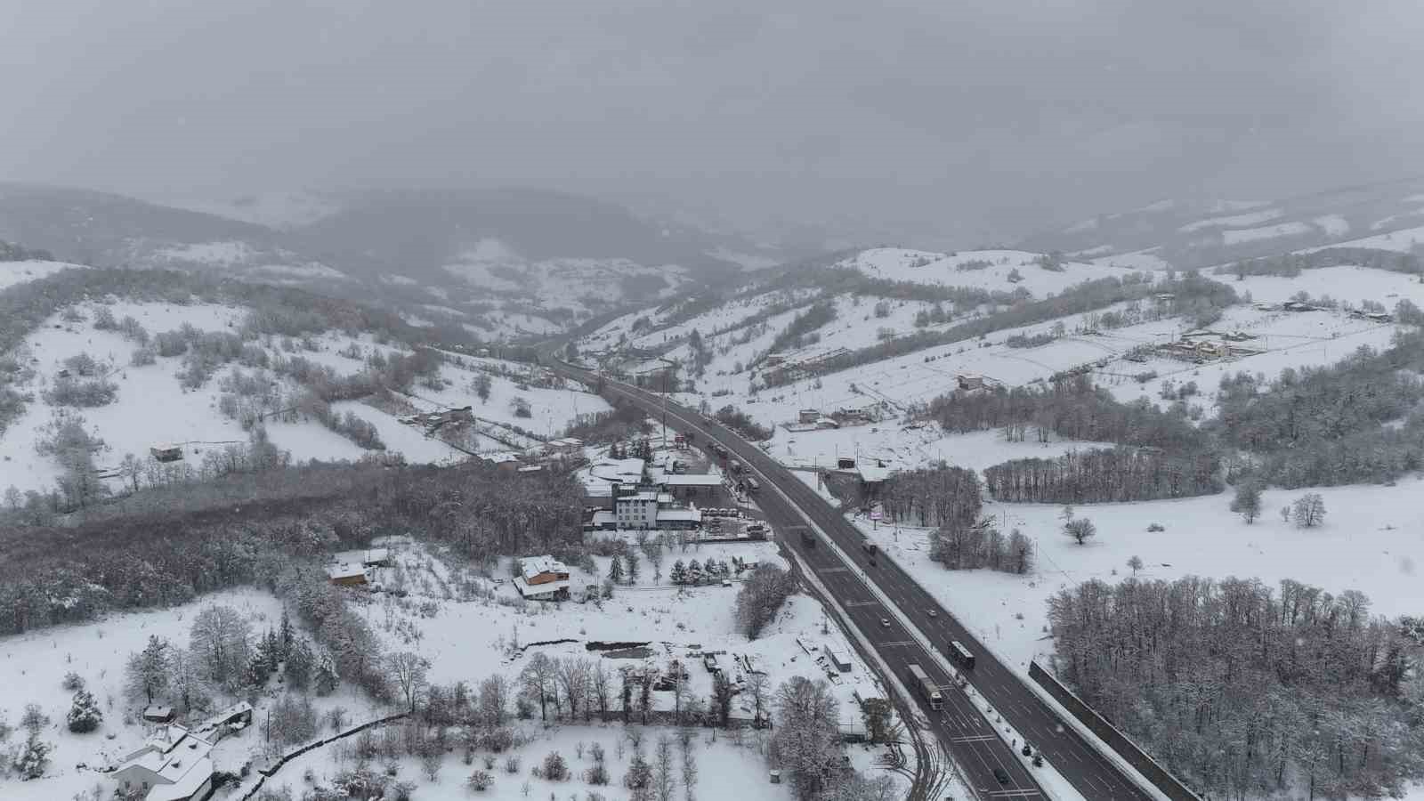 Samsun’un yüksek kesimleri beyaza büründü