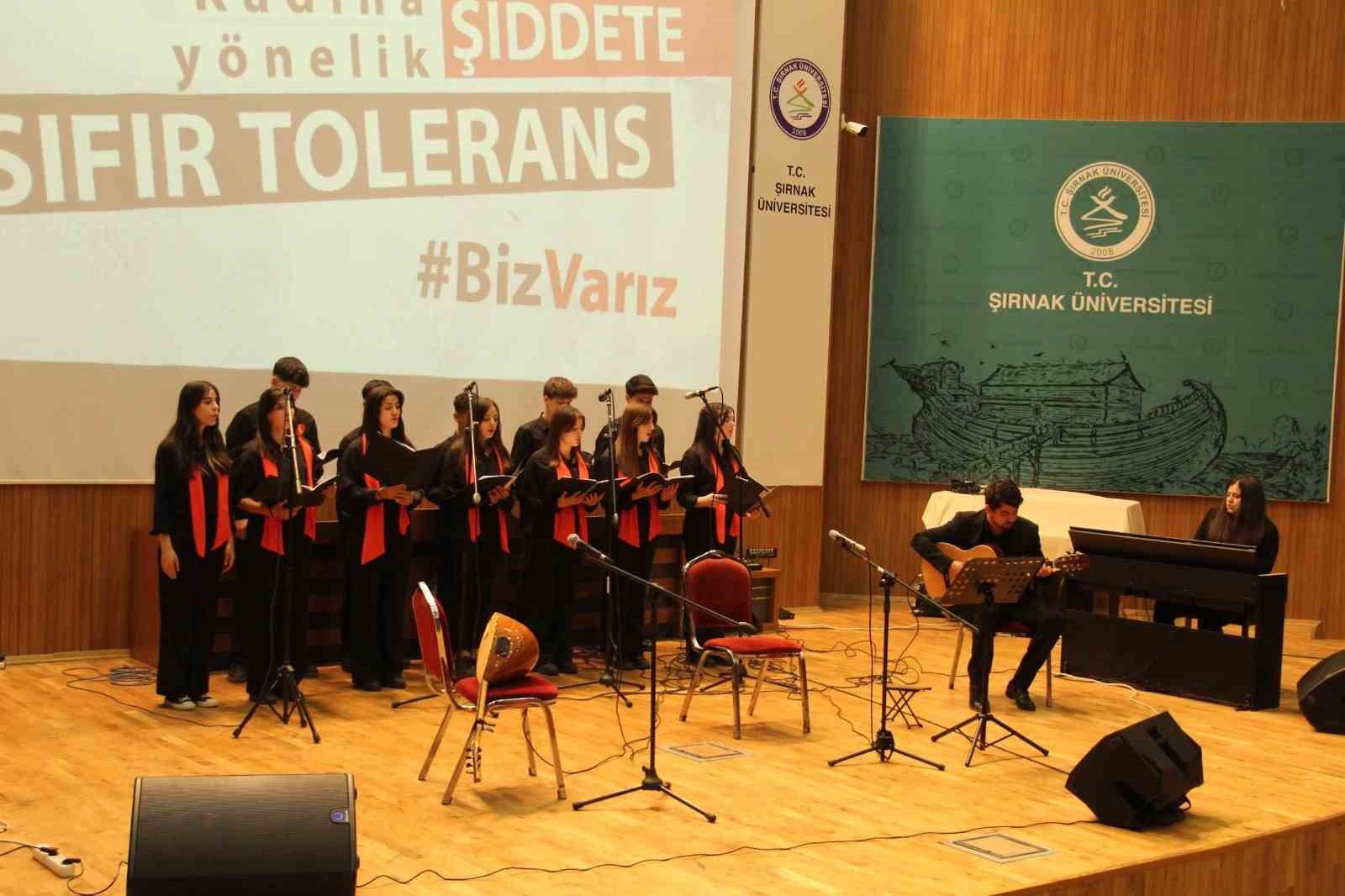 Şırnak’ta düzenlenen programda şiddet gören kadınlara verilen hizmetler anlatıldı
