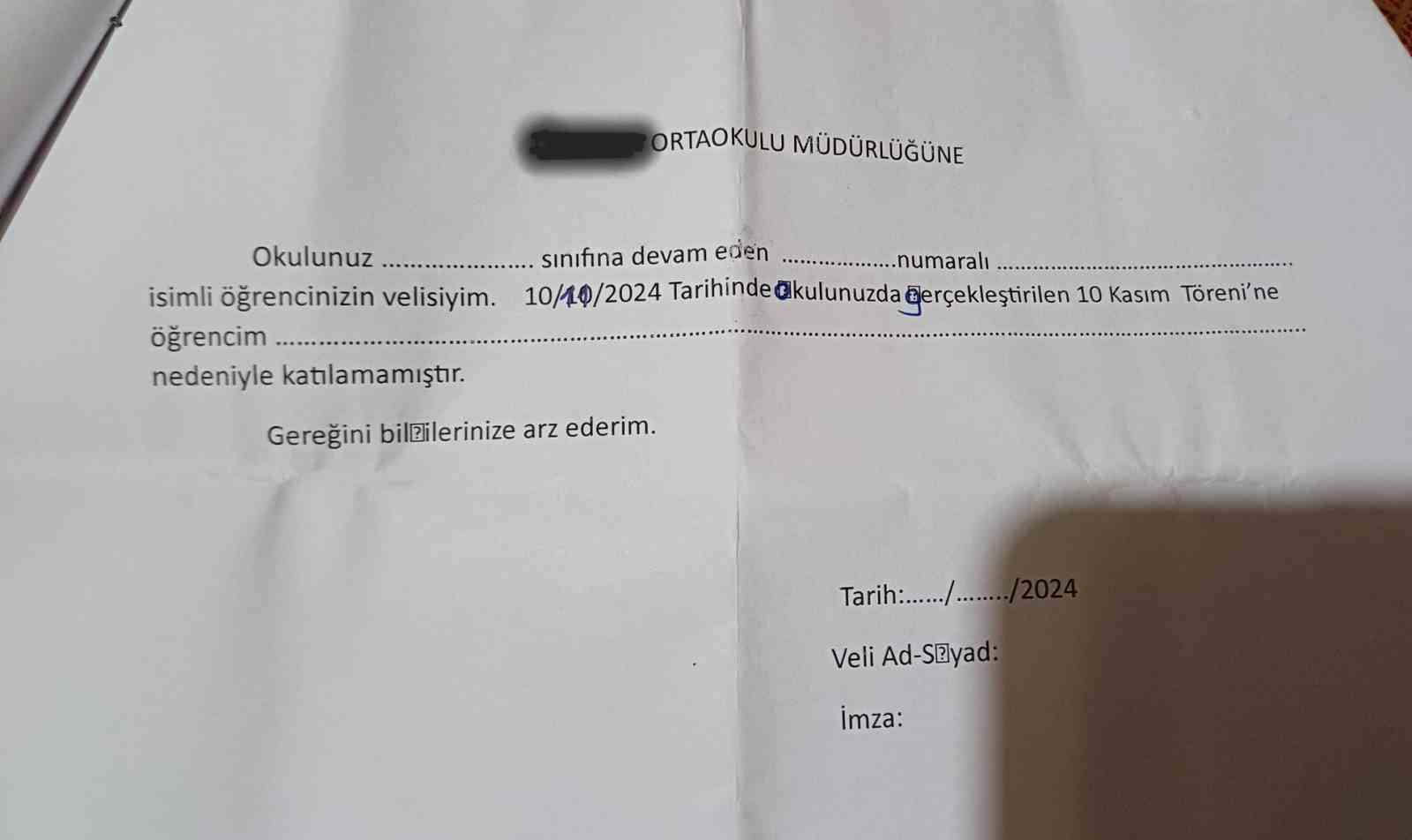 10 Kasım törenine katılmayan öğrencinin velisine tebligat gönderen okul müdürü hakkında suç duyurusu
