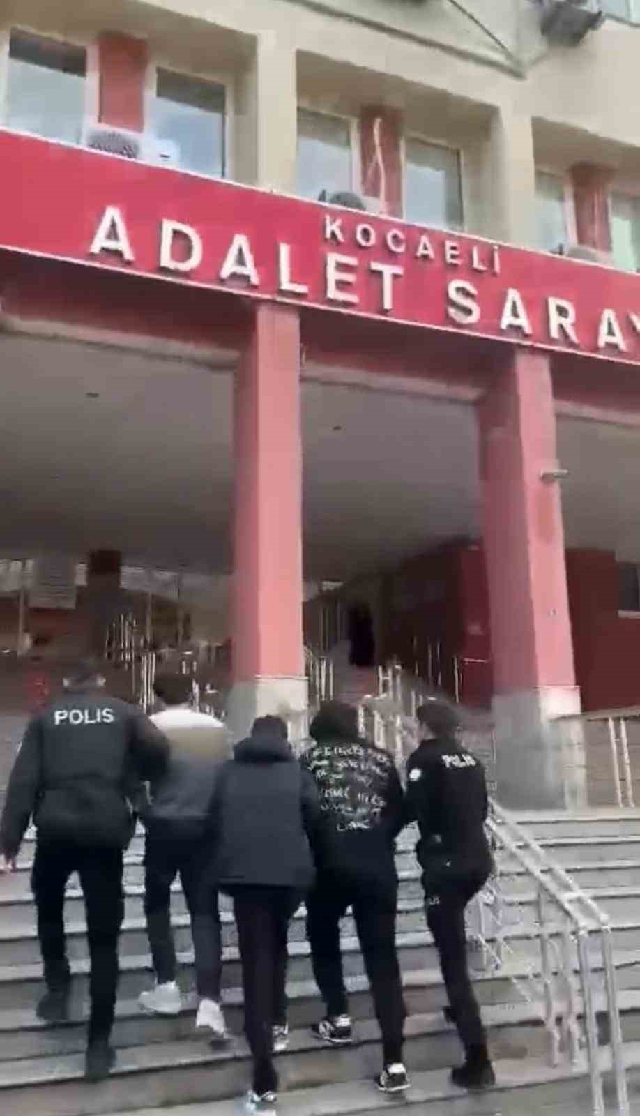 51 bin liralık kıyafet çalan 3 kişi tutuklandı