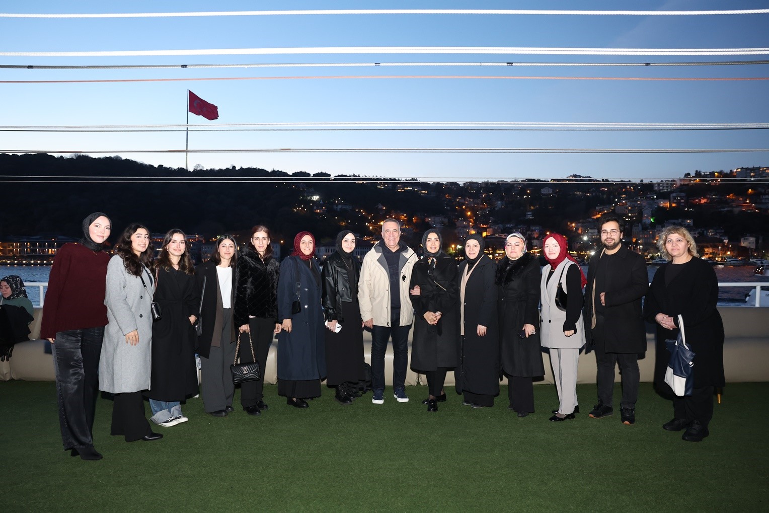 Sultangazi Belediyesi’nden öğretmenlere özel vapur gezisi
