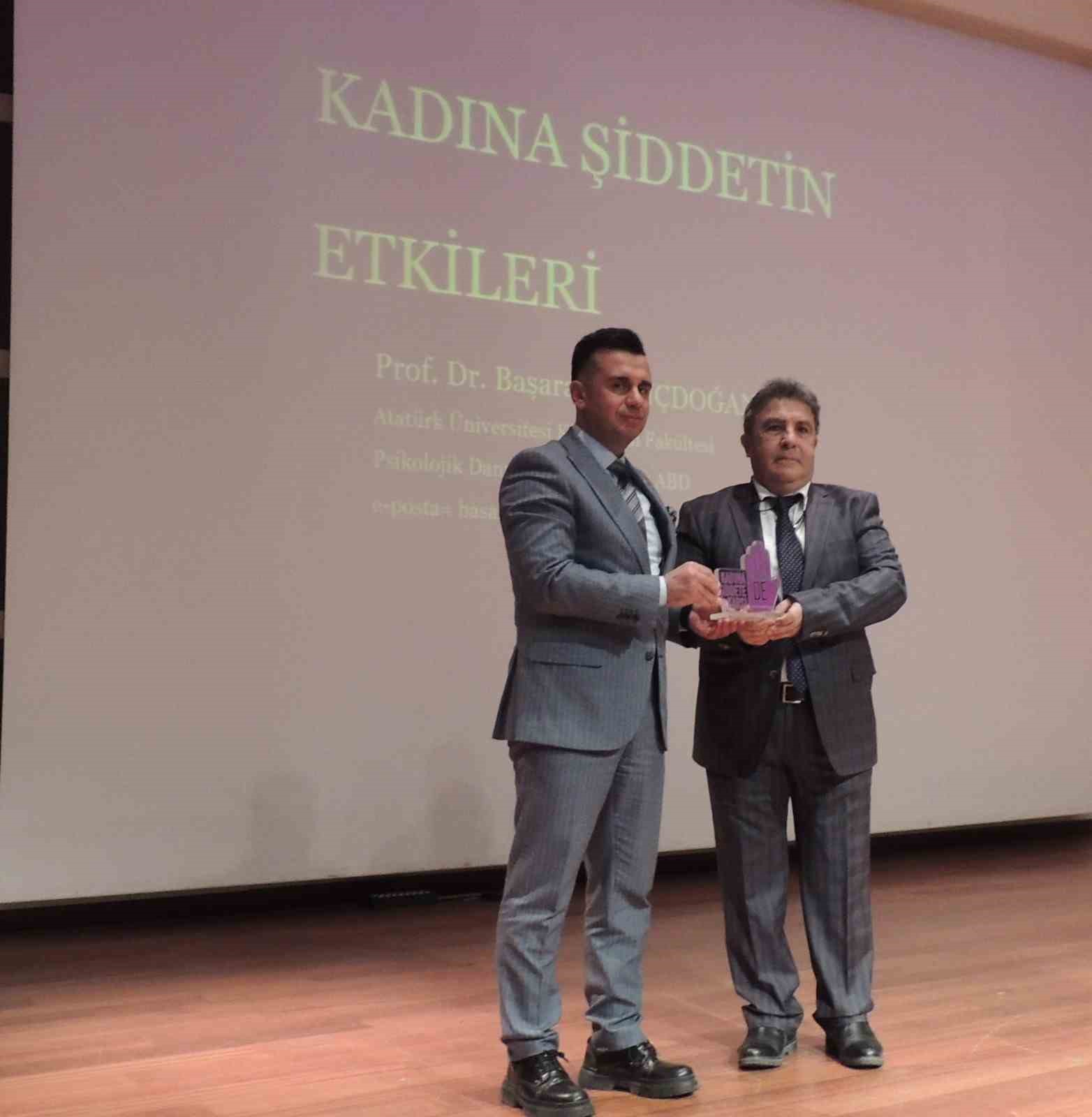 Erzurum&rsquo;da &lsquo;&rsquo;Şiddetle m&uuml;cadelede el ele&rsquo;&rsquo; programı
