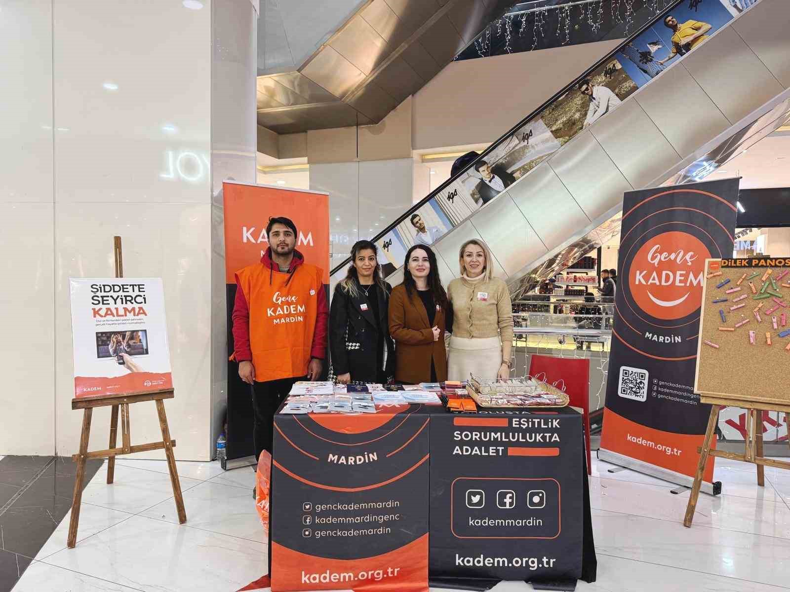 Mardian Mall’da kadına şiddete hayır standı açıldı