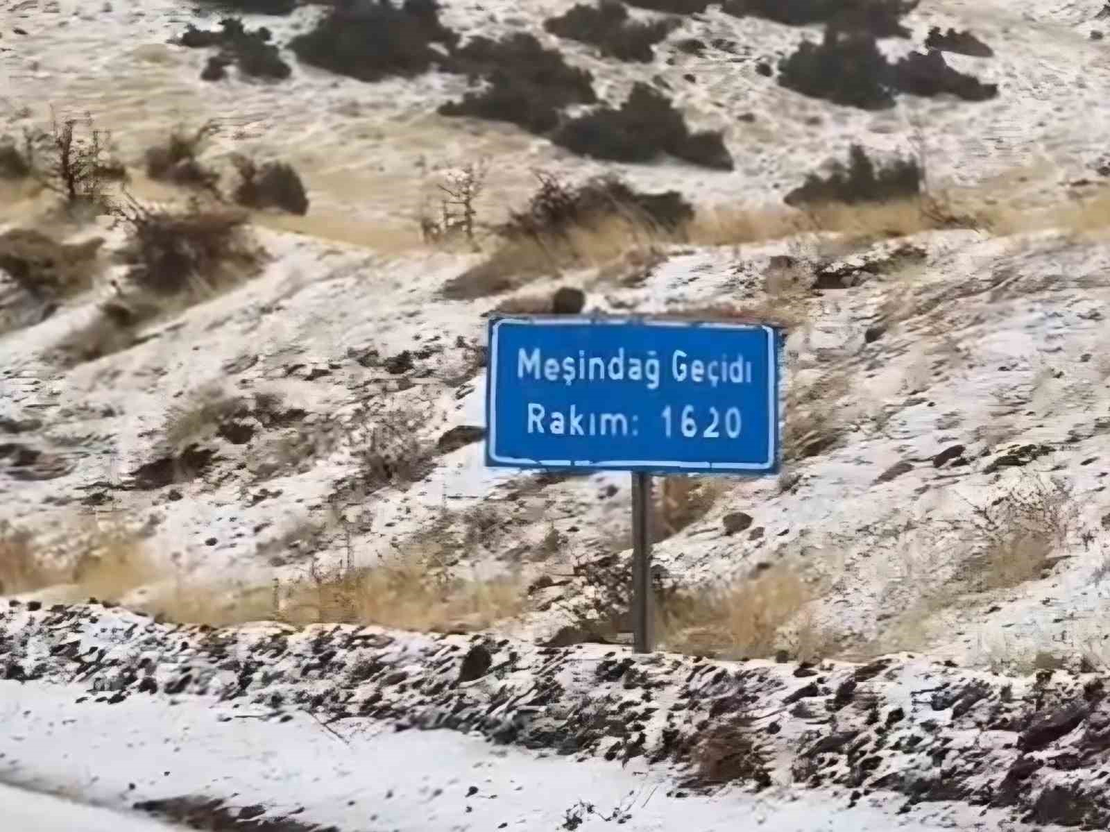 Siirt&rsquo;te y&uuml;ksek kesimler beyaza b&uuml;r&uuml;nd&uuml;
